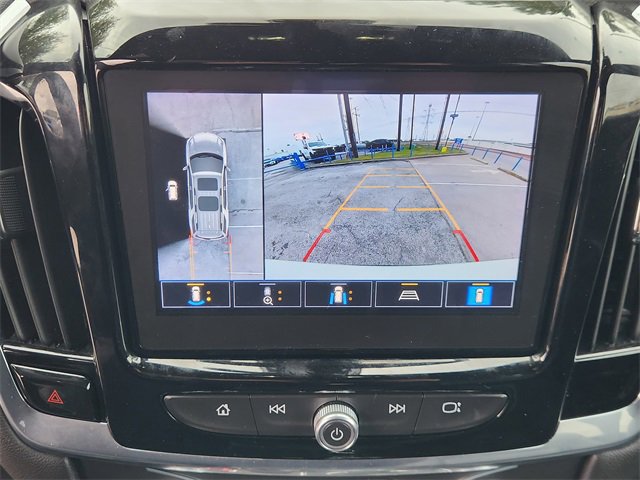 Used 2022 Chevrolet Traverse LT w/ LT Premium Package image 17