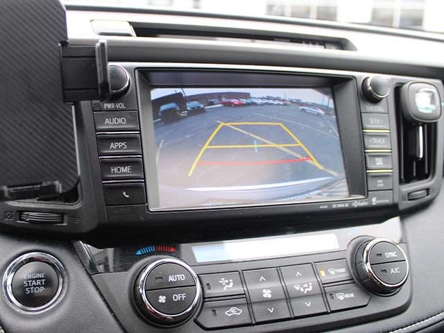 Used 2017 Toyota RAV4 XLE AWD/4WD image 12
