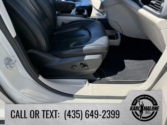 Used 2021 Chrysler Pacifica Touring-L w/ Premium & Safety Sphere Group FWD image 40
