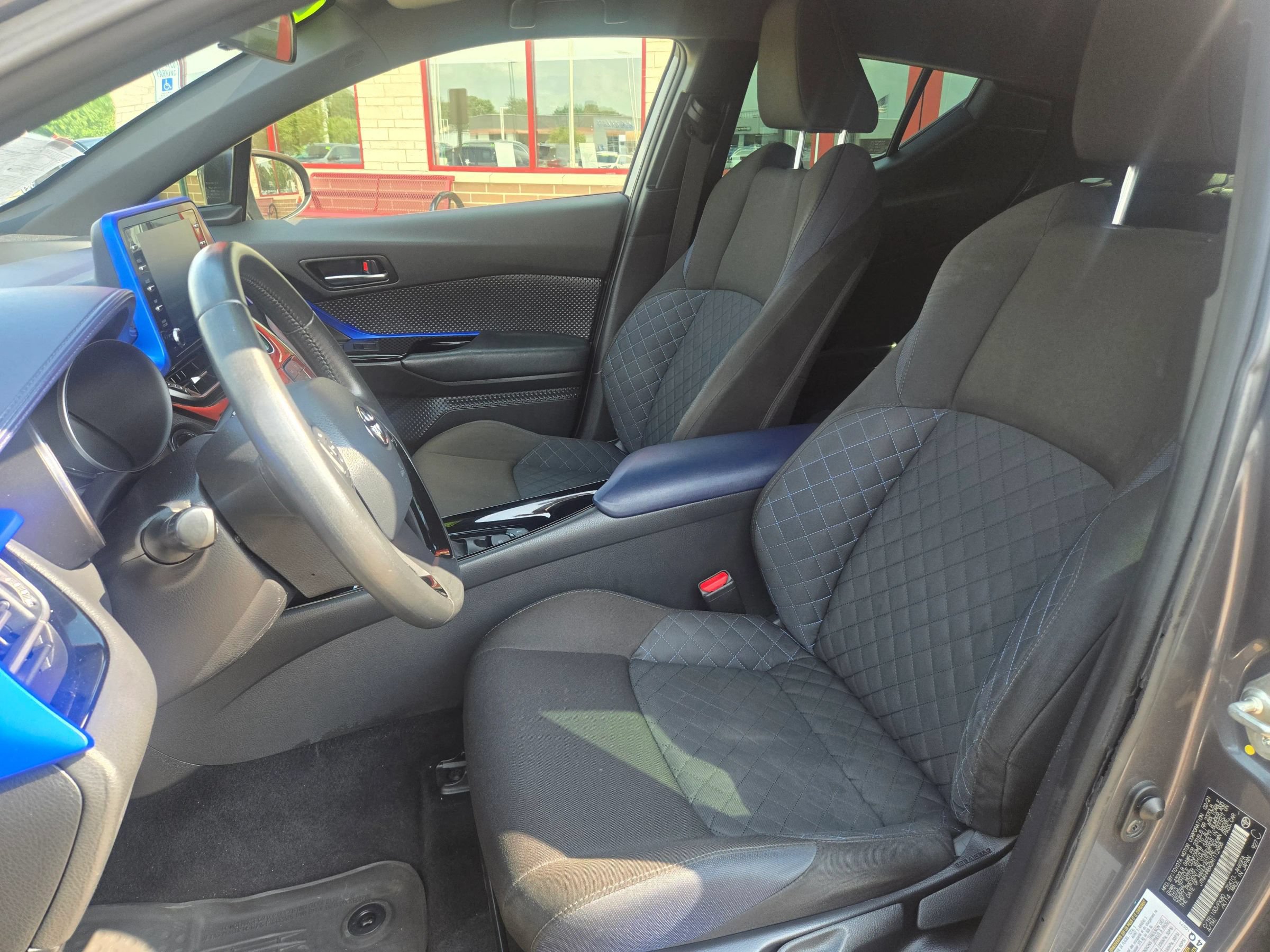 Used 2021 Toyota C-HR XLE FWD image 11