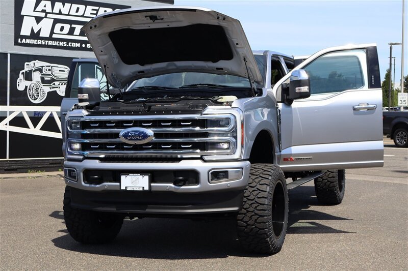 Used 2023 Ford F350 Platinum w/ FX4 Off-Road Package AWD/4WD image 34