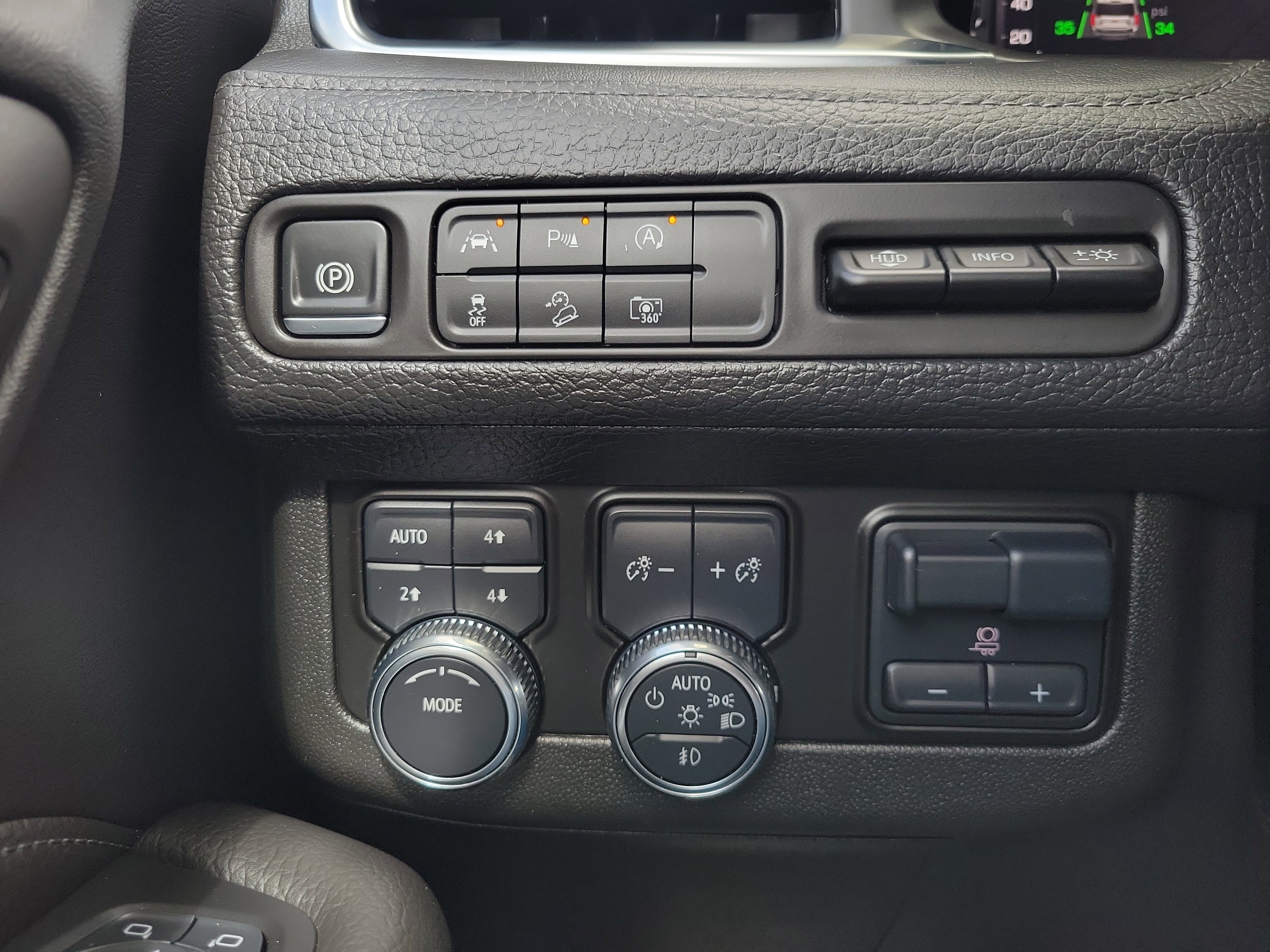 Certified 2024 GMC Yukon Denali w/ Max Trailering Package image 28