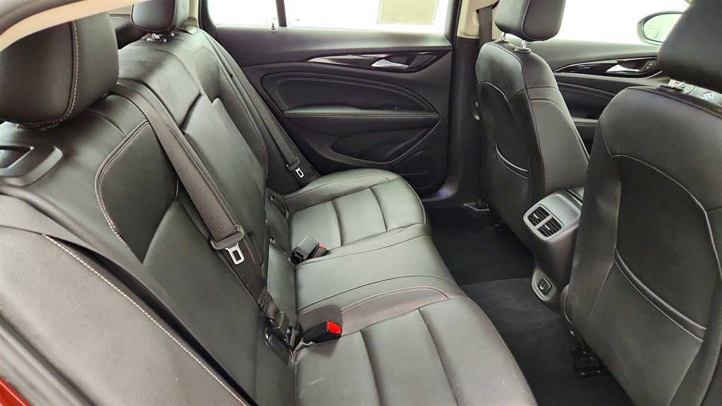 Used 2018 Buick Regal Essence w/ Driver Confidence Package #1 FWD image 20