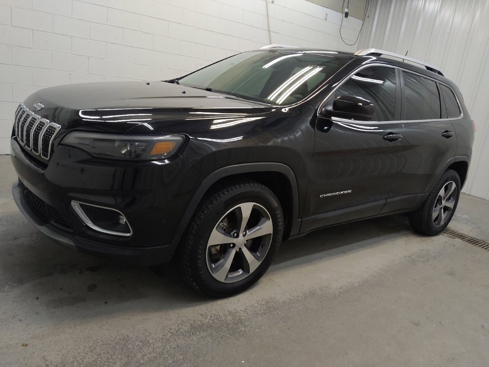 Used 2019 Jeep Cherokee Limited w/ Luxury Group image 2