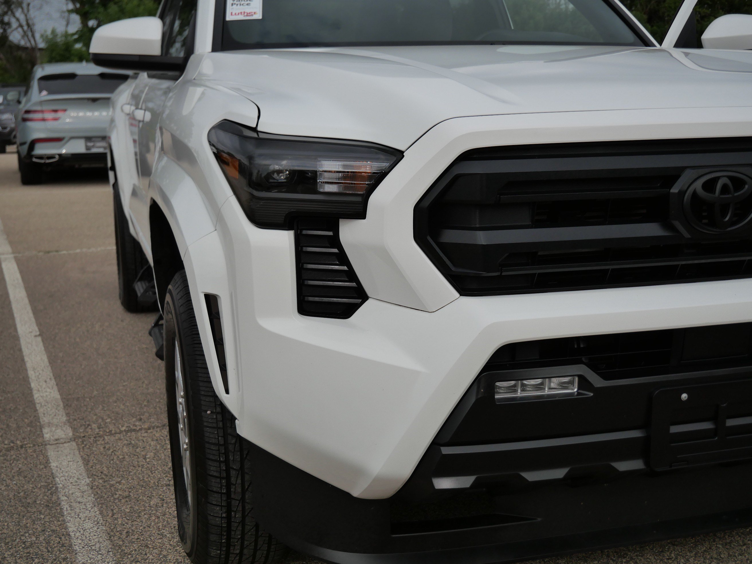 Certified 2024 Toyota Tacoma SR5 AWD/4WD image 17
