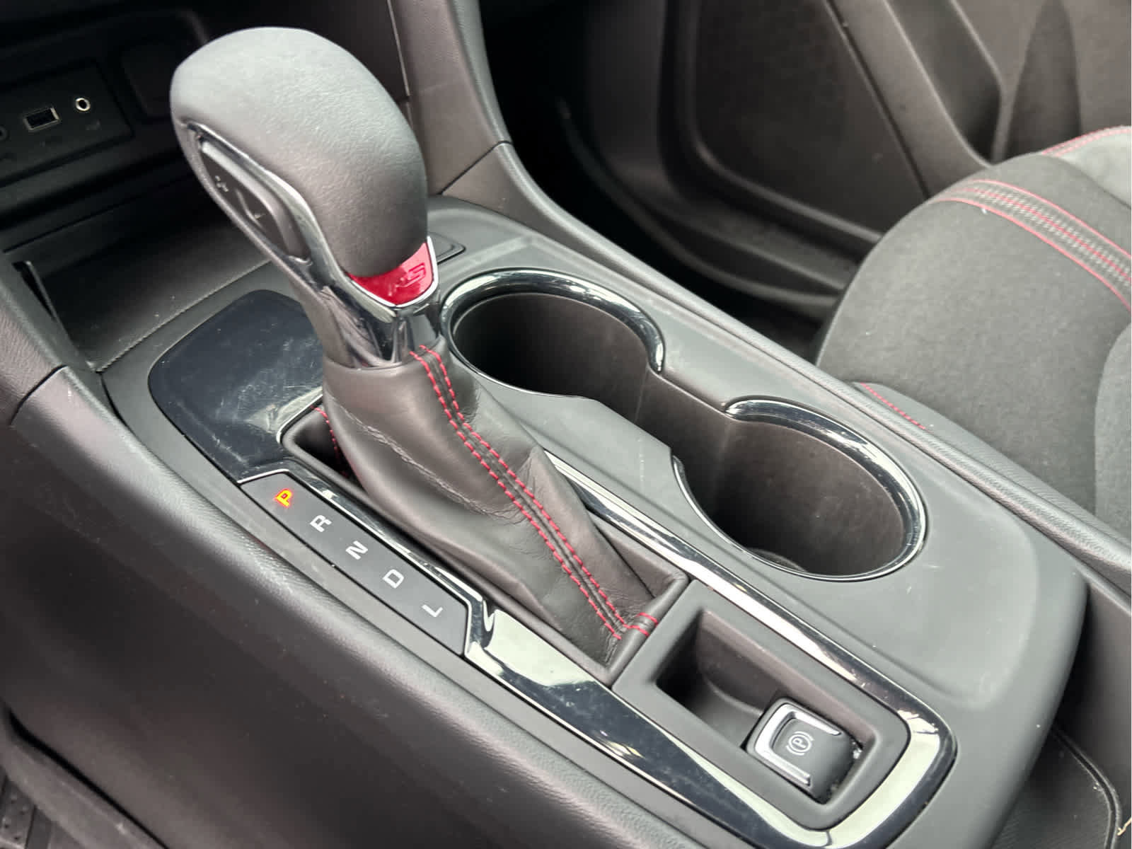 Certified 2024 Chevrolet Equinox RS w/ LPO, Floor Liner Package image 16