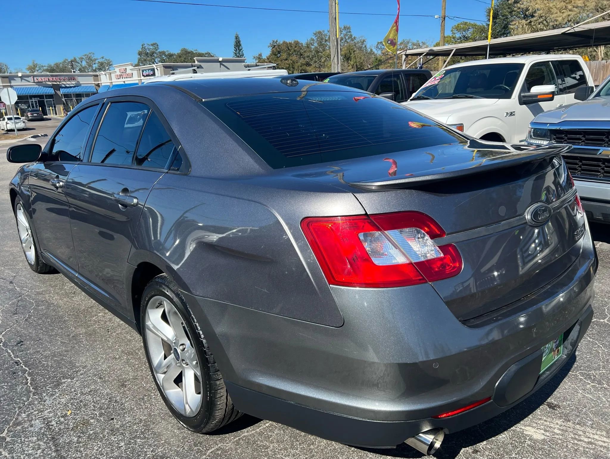 Used 2011 Ford Taurus SHO image 7
