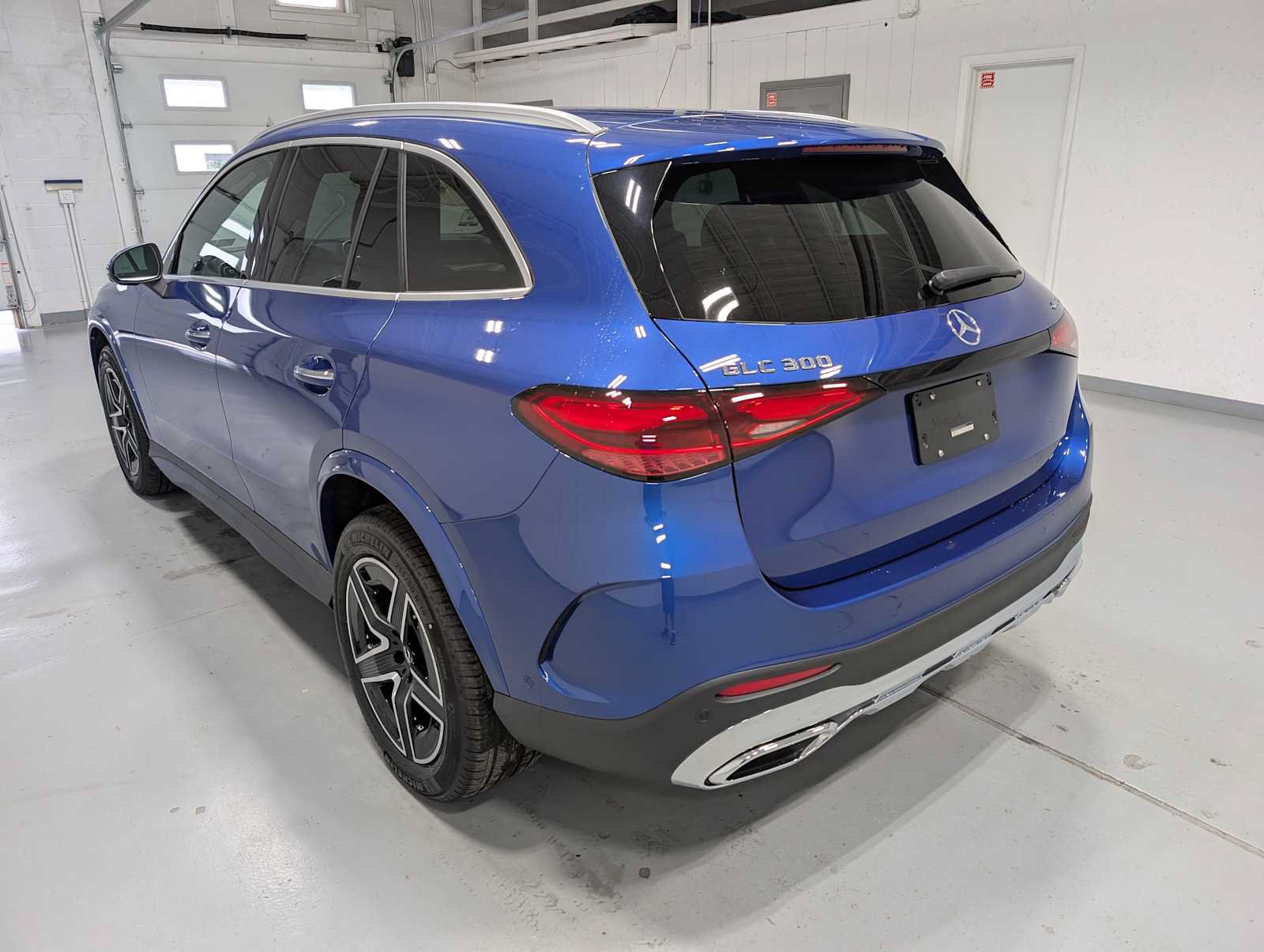 New 2026 Mercedes-Benz GLC 300 4MATIC image 9