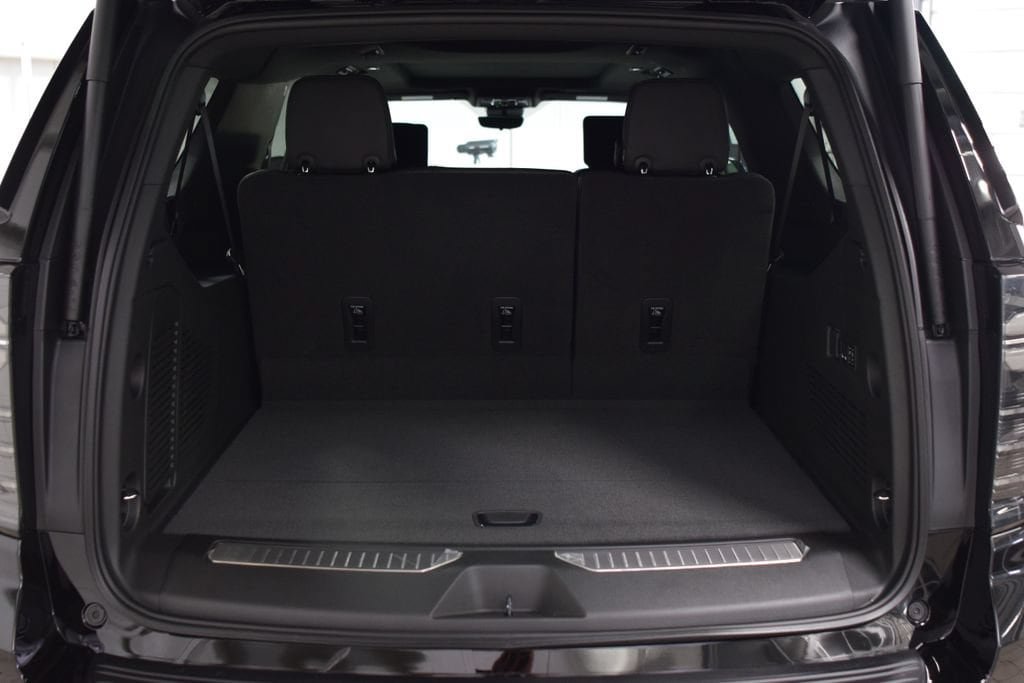 New 2026 Chevrolet Suburban Premier AWD/4WD image 24