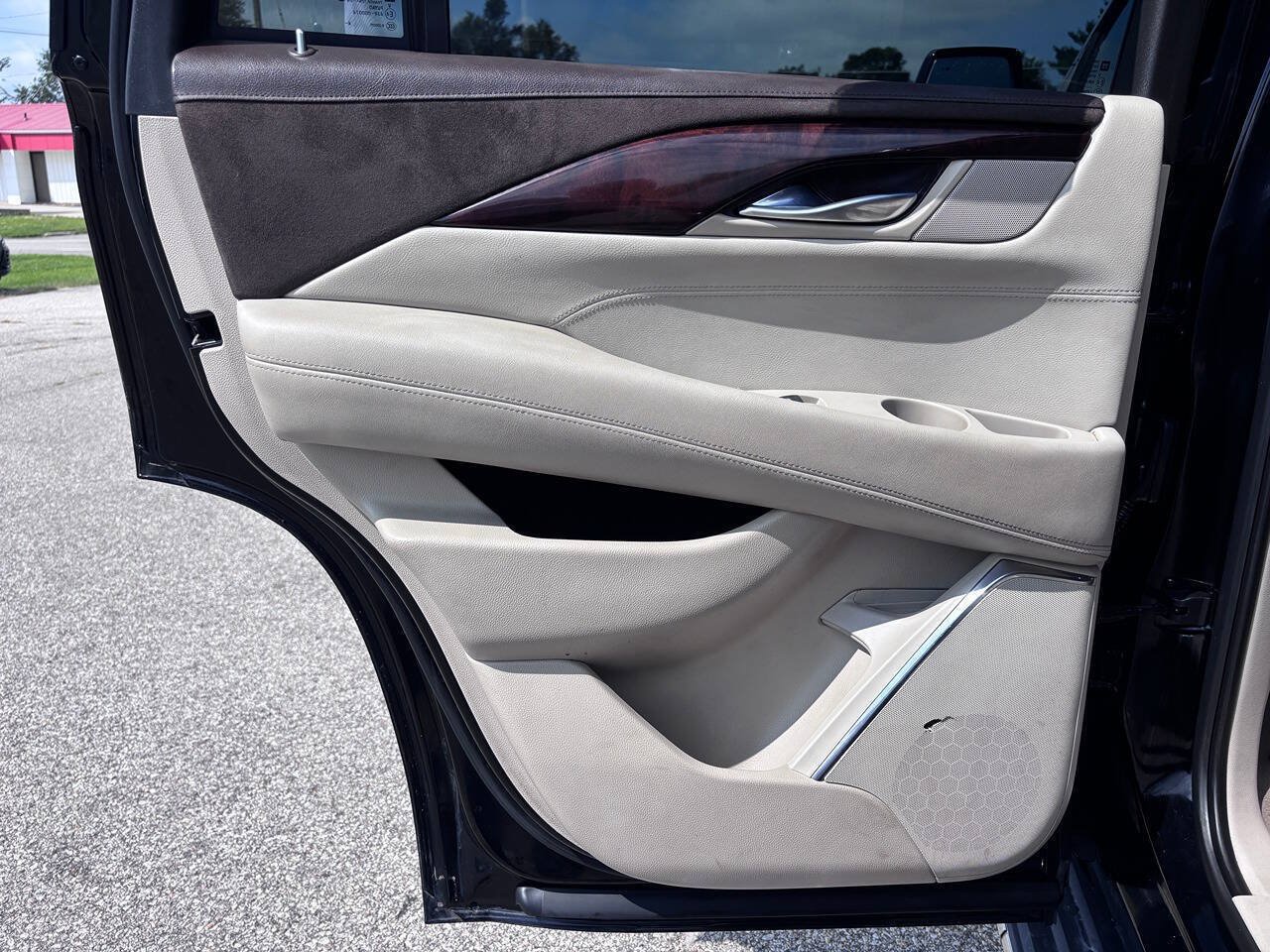 Used 2015 Cadillac Escalade Premium AWD/4WD image 19