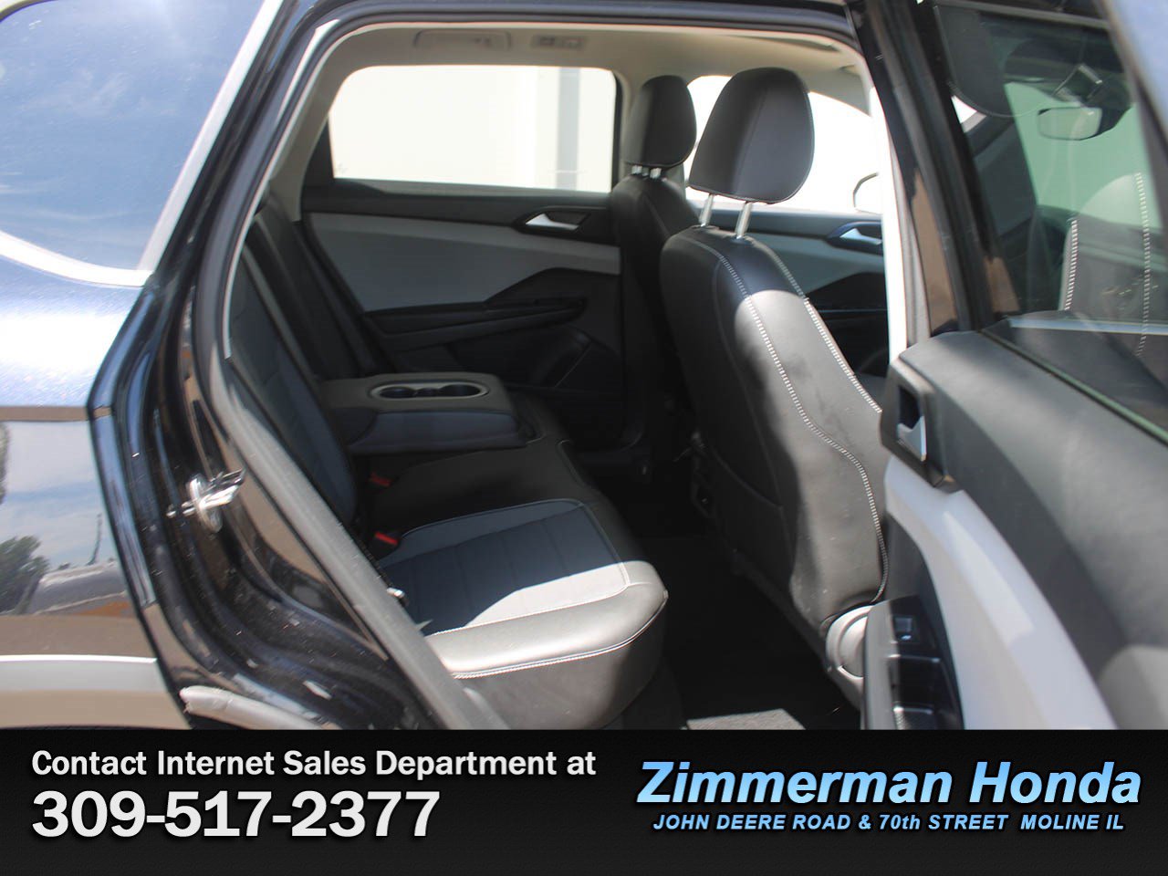 Used 2023 Volkswagen Taos SE w/ Panoramic Sunroof Package AWD/4WD image 8