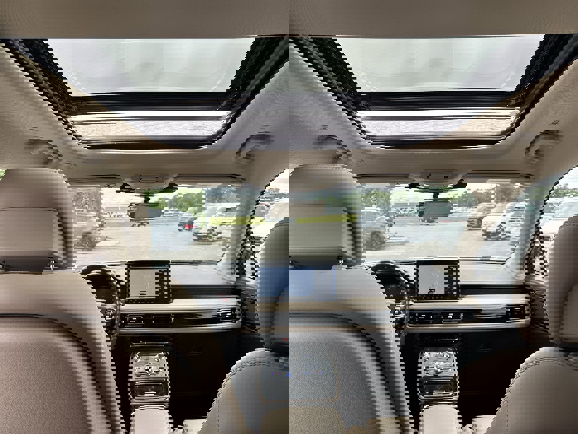 Used 2022 Lincoln Nautilus Reserve w/ Equipment Group 201A image 21