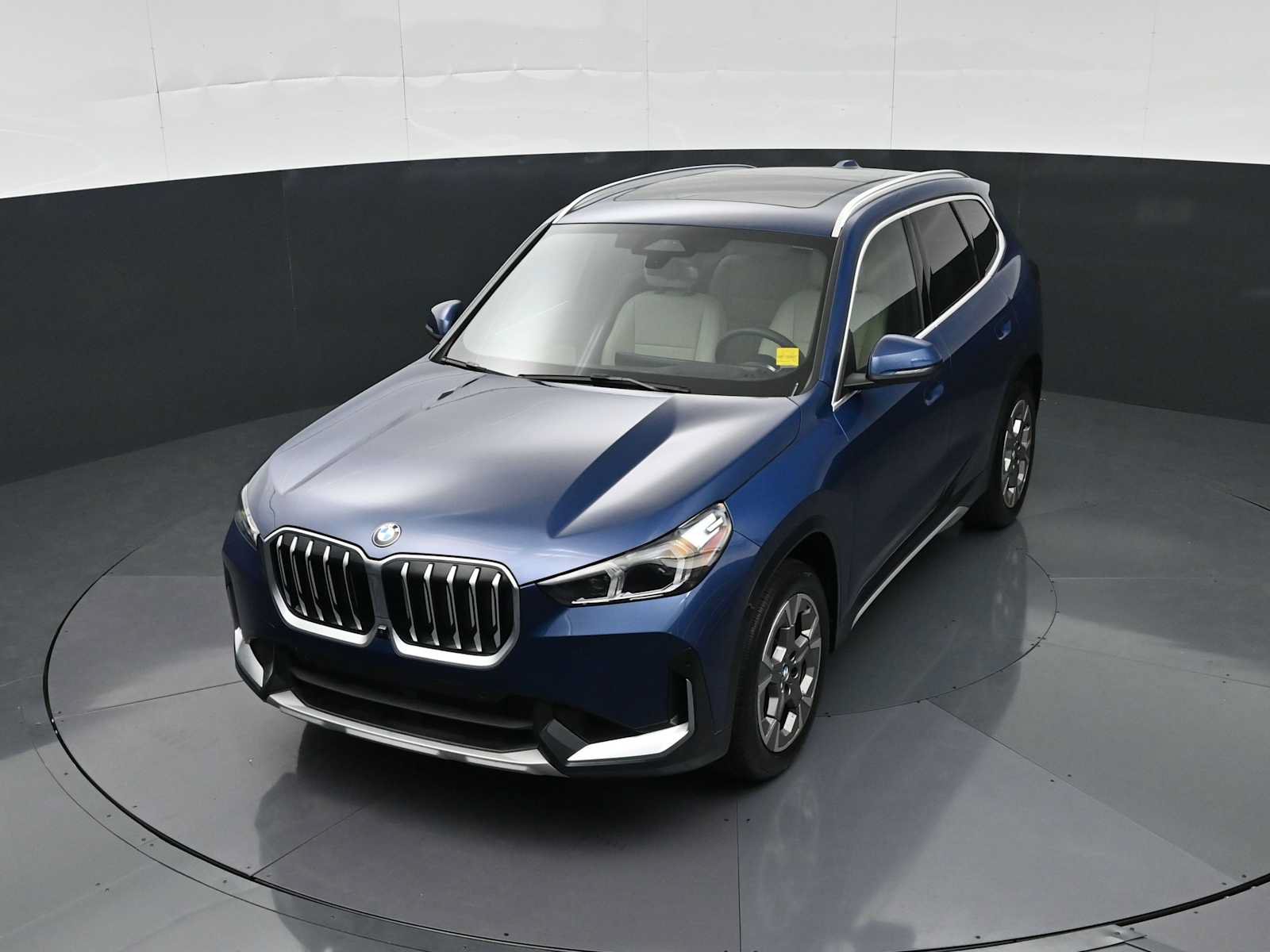 Used 2025 BMW X1 xDrive28i w/ Technology Package AWD/4WD image 17