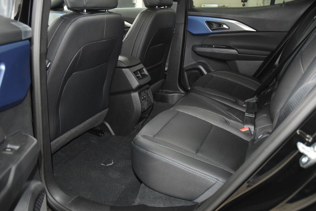 New 2026 Chevrolet Equinox EV LT w/ Convenience Package II AWD/4WD image 31