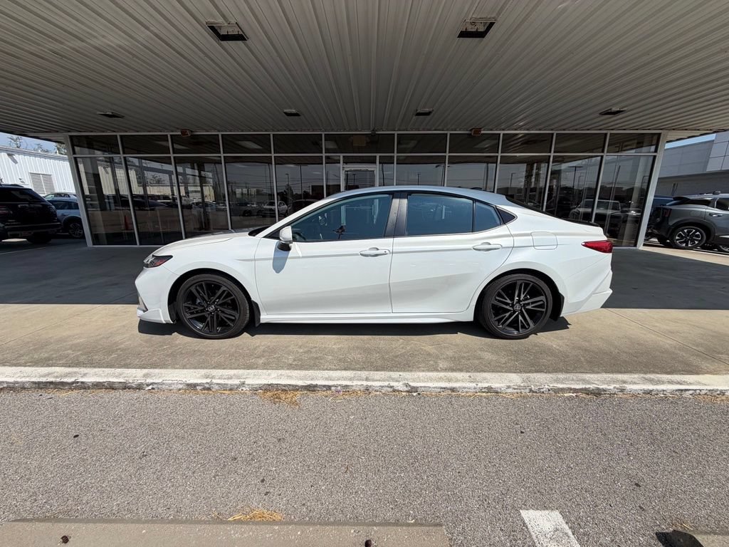 Used 2025 Toyota Camry XSE FWD image 2