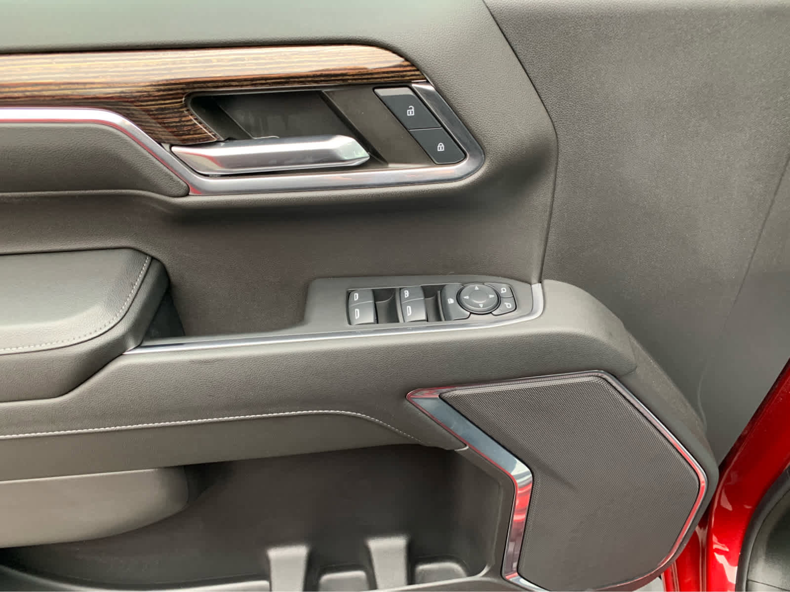 Used 2024 GMC Sierra 1500 Elevation image 12