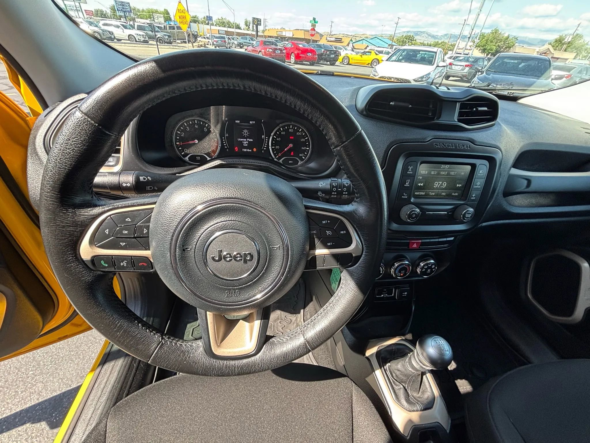 Used 2015 Jeep Renegade Latitude image 10