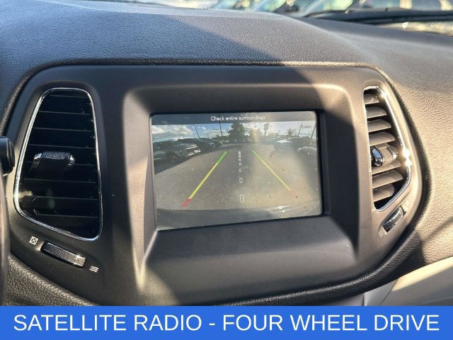 Used 2019 Jeep Compass Latitude w/ Popular Equipment Group AWD/4WD image 4