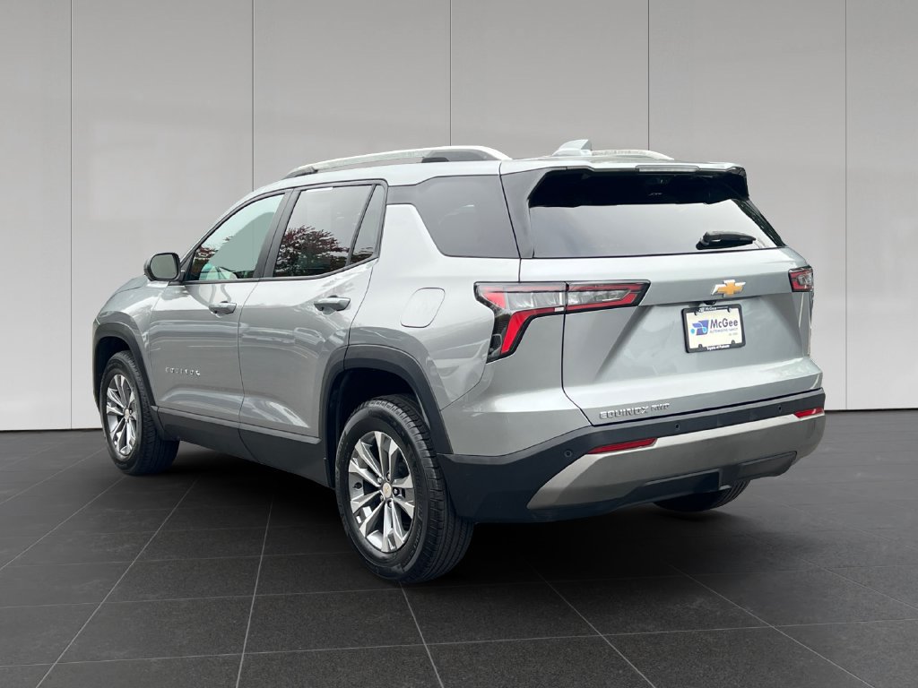 Used 2025 Chevrolet Equinox LT w/ Convenience Package II AWD/4WD image 3