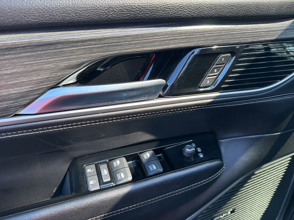 Used 2023 Jeep Wagoneer Series III w/ Preferred Equipment Group image 13