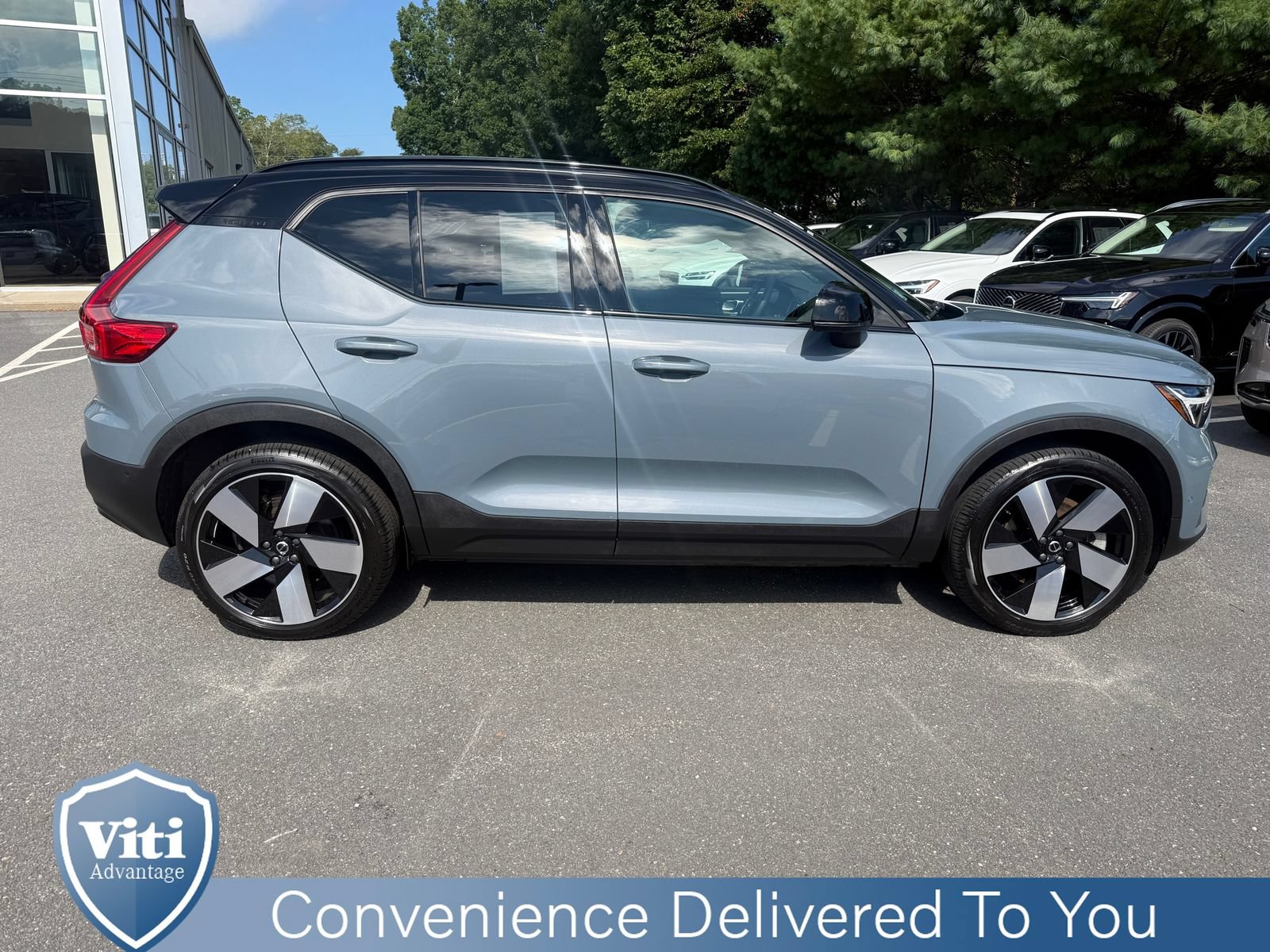 Used 2023 Volvo XC40 Recharge Ultimate w/ Protection Package Premier AWD/4WD image 8