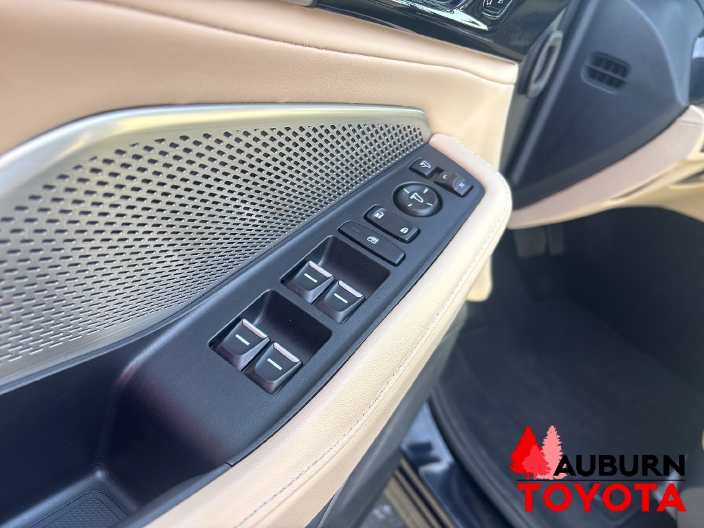 Used 2023 Acura MDX w/ Technology Package AWD/4WD image 10