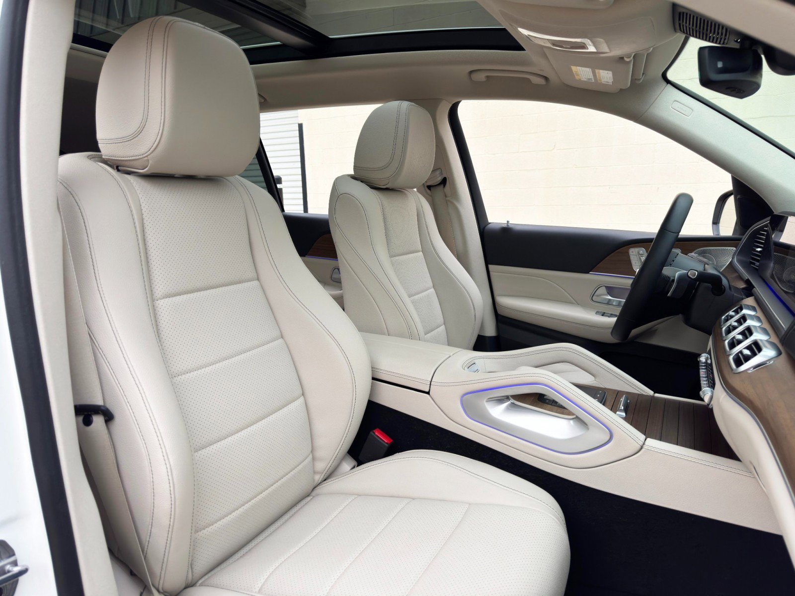 Used 2024 Mercedes-Benz GLS 450 4MATIC image 48