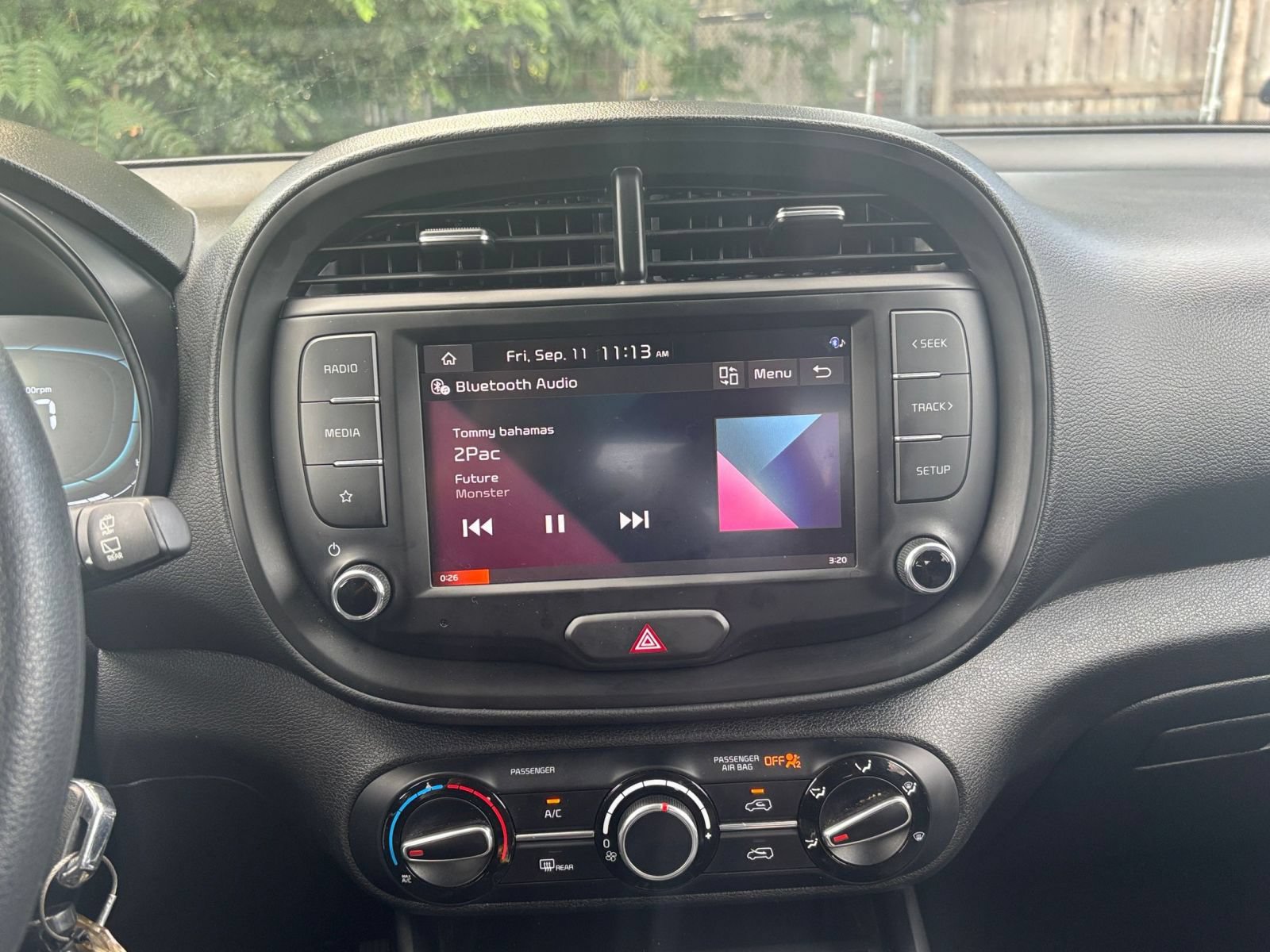 Used 2025 Kia Soul LX w/ LX Technology Package FWD image 16