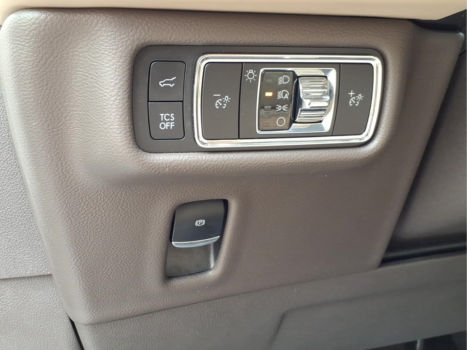 Used 2021 Lincoln Nautilus Reserve AWD/4WD image 19
