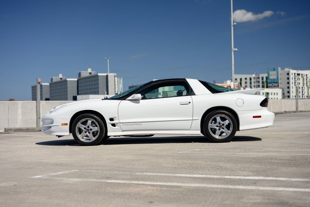 Used 2001 Pontiac Firebird Trans Am image 2