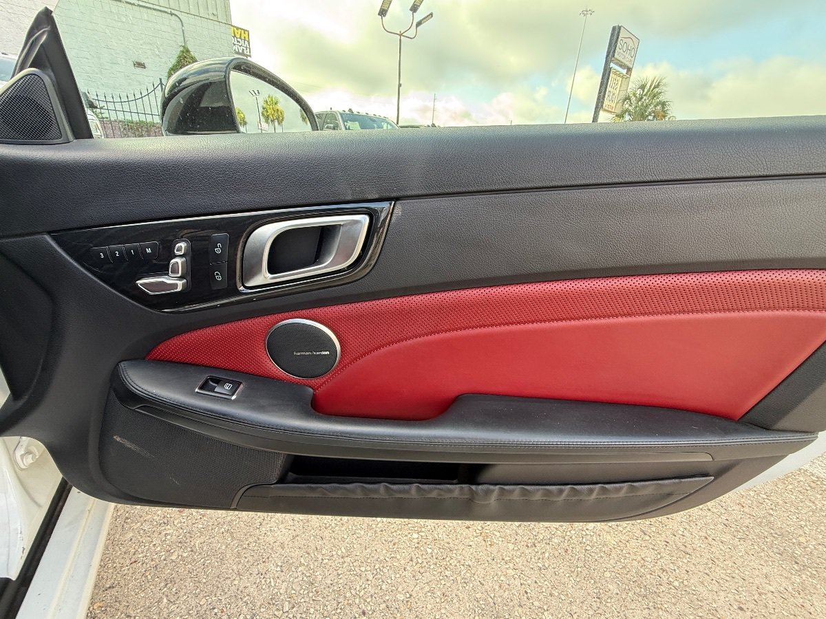 Used 2018 Mercedes-Benz SLC 300 w/ Premium 1 Package image 16