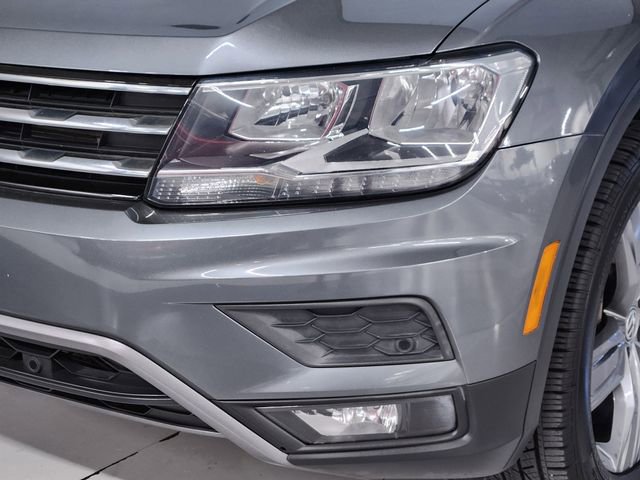 Used 2020 Volkswagen Tiguan SEL AWD/4WD image 12