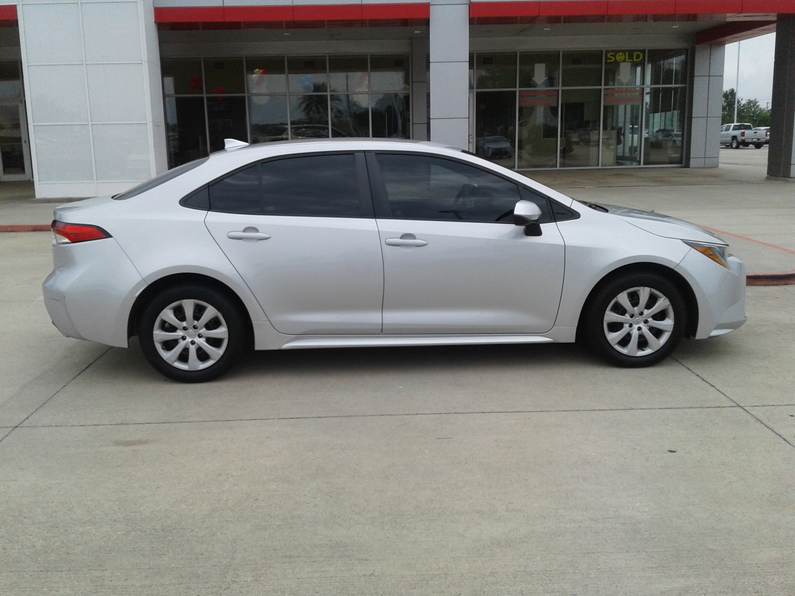 Used 2023 Toyota Corolla LE FWD image 8