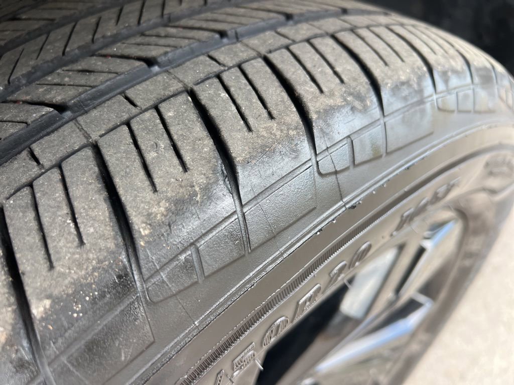 Used 2023 Volkswagen Atlas SE w/ Black Wheel Package image 9