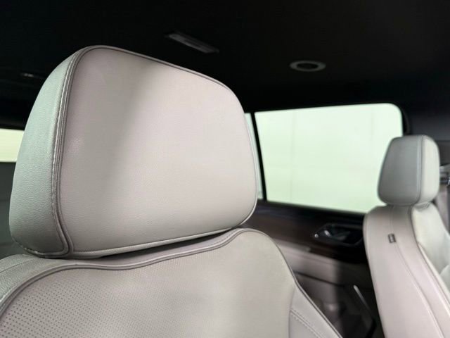 Used 2023 GMC Yukon XL SLT image 36