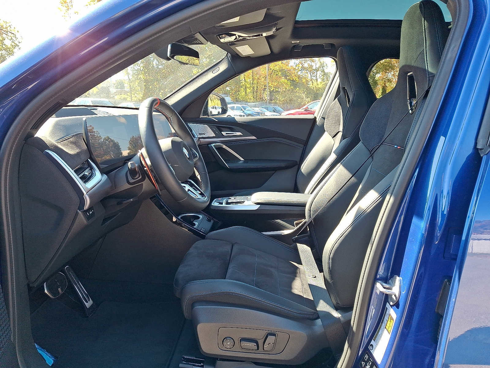 Used 2025 BMW X2 M35i w/ Premium Package image 13