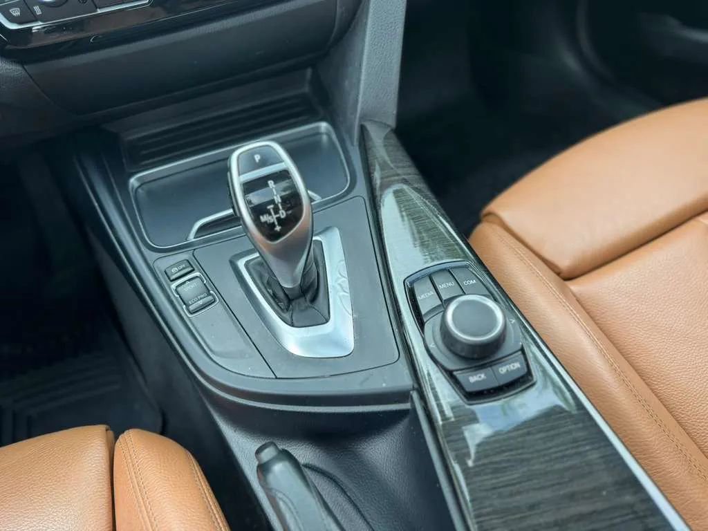 Used 2018 BMW 330i Sedan w/ Convenience Package image 13