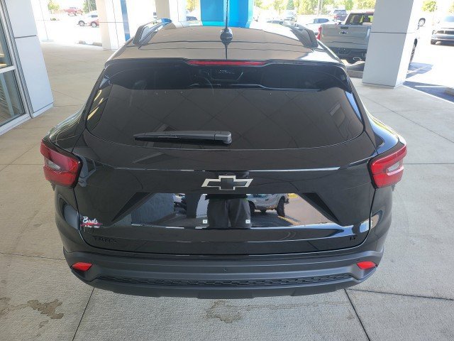 New 2026 Chevrolet Trax LT w/ Sunroof Package FWD image 12