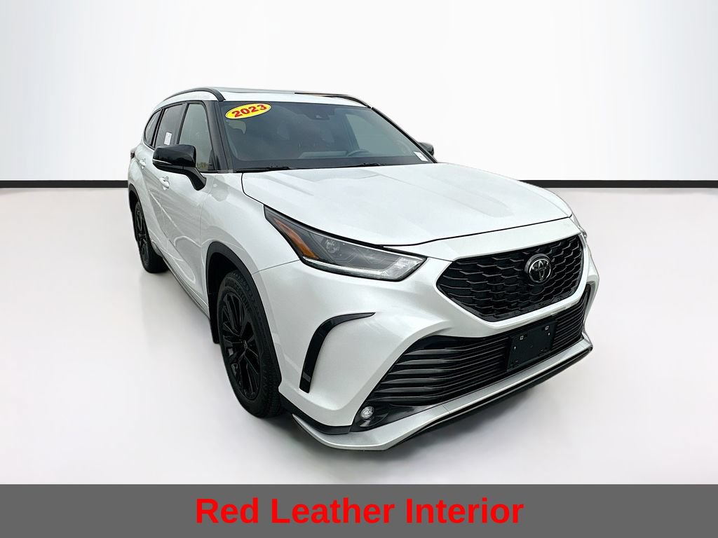 Used 2023 Toyota Highlander XSE AWD/4WD image 4