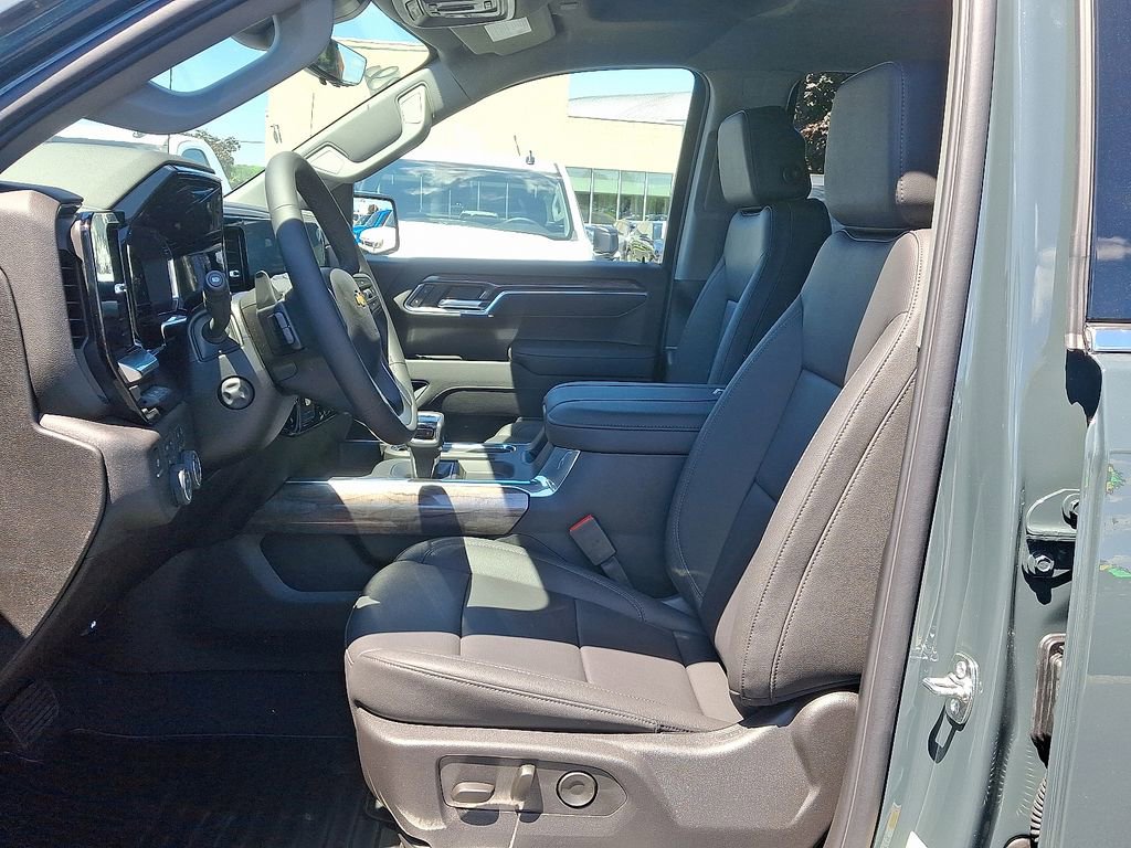 New 2025 Chevrolet Silverado 1500 LTZ w/ Technology Package image 6