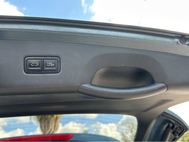 Certified 2023 Kia Carnival EX image 18