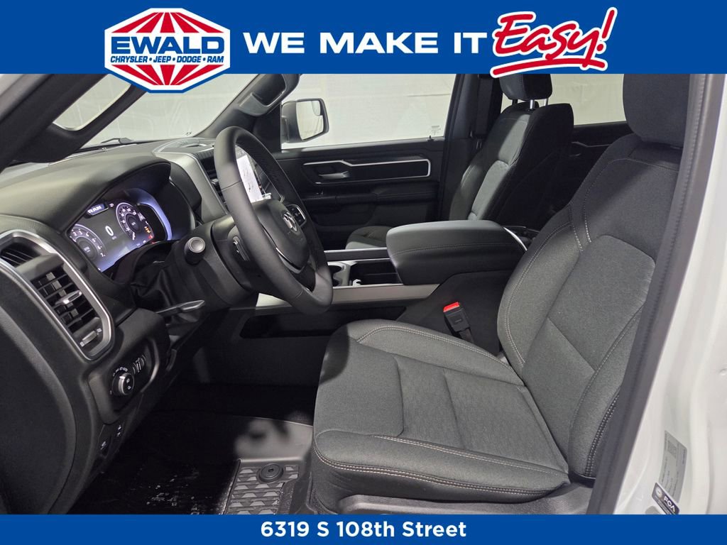 New 2026 RAM 1500 4x4 Crew Cab image 10