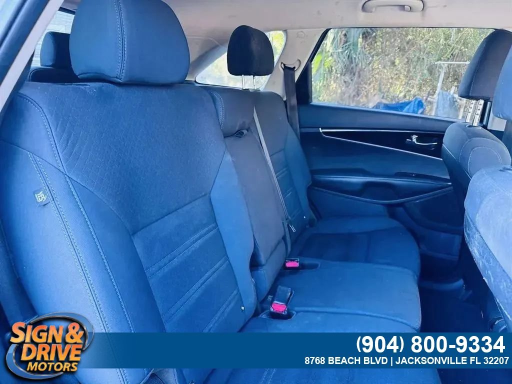 Used 2019 Kia Sorento L FWD image 12