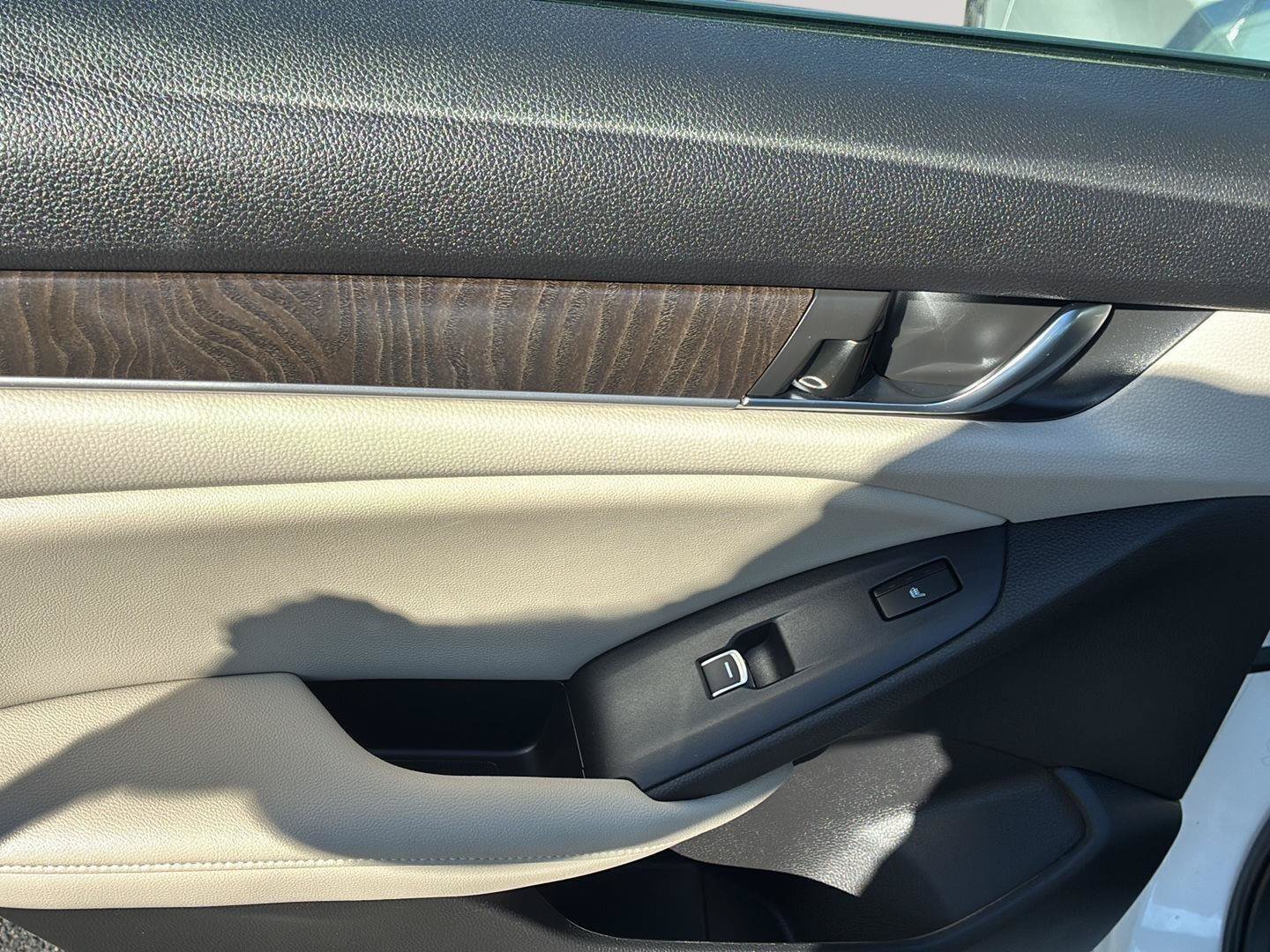 Used 2020 Honda Accord Touring image 22