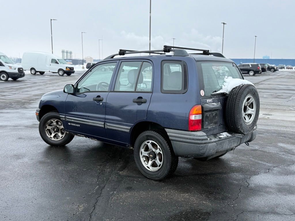 Used 2000 Chevrolet Tracker 4WD w/ Preferred Equipment Group 2 image 3