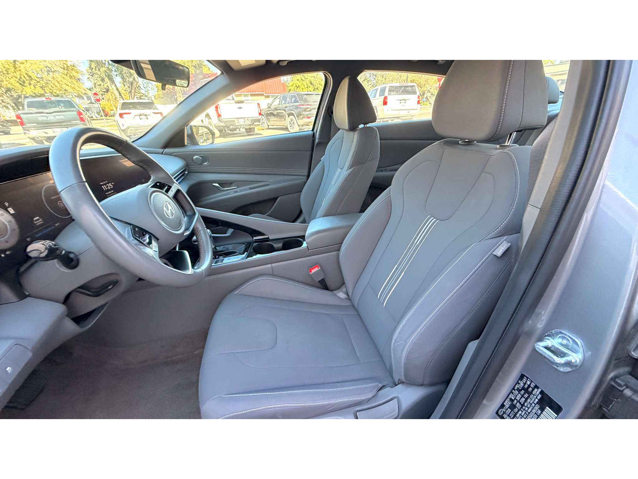 Used 2025 Hyundai Elantra SEL FWD image 18