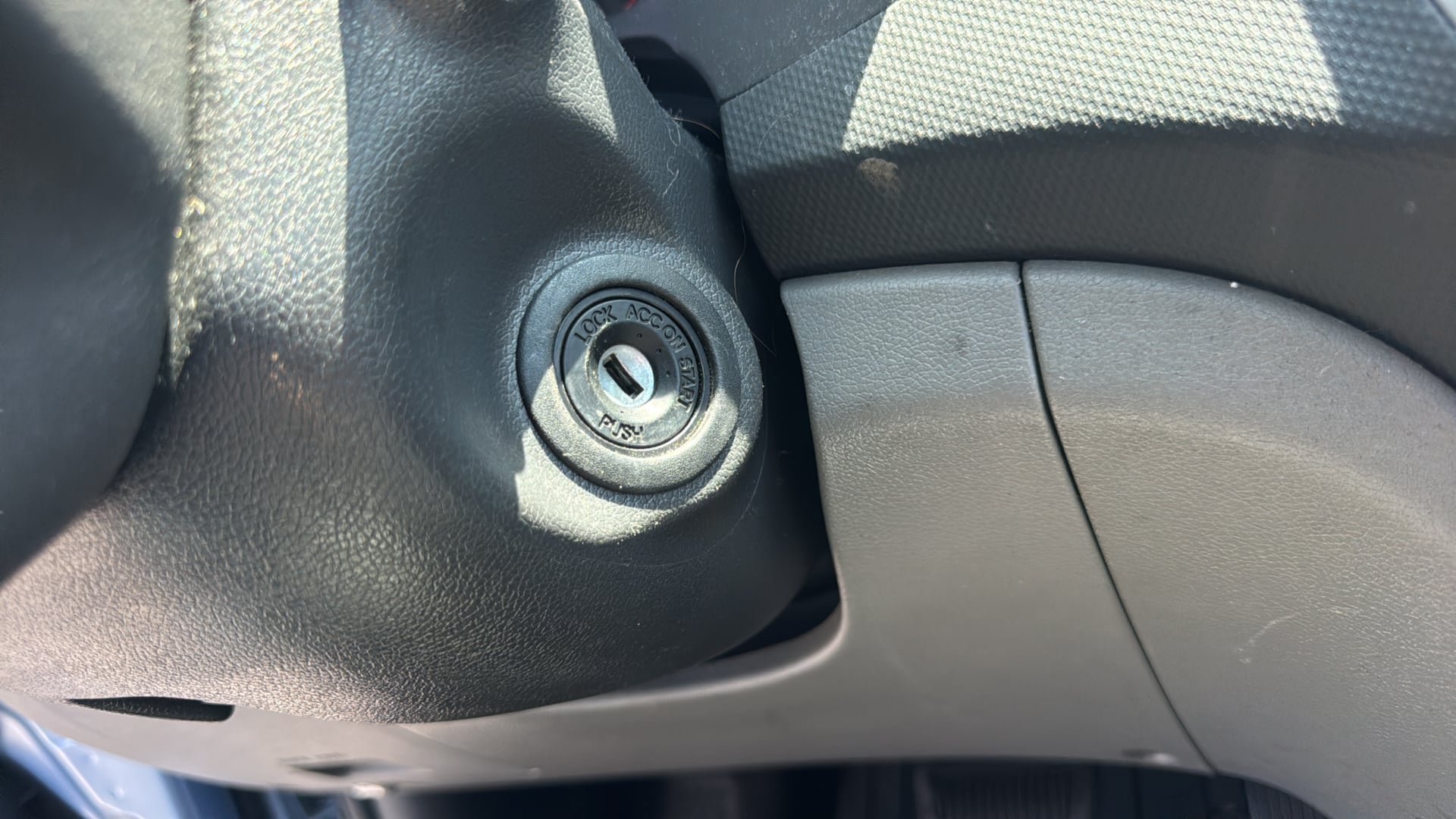 Used 2013 Hyundai Accent SE FWD image 24