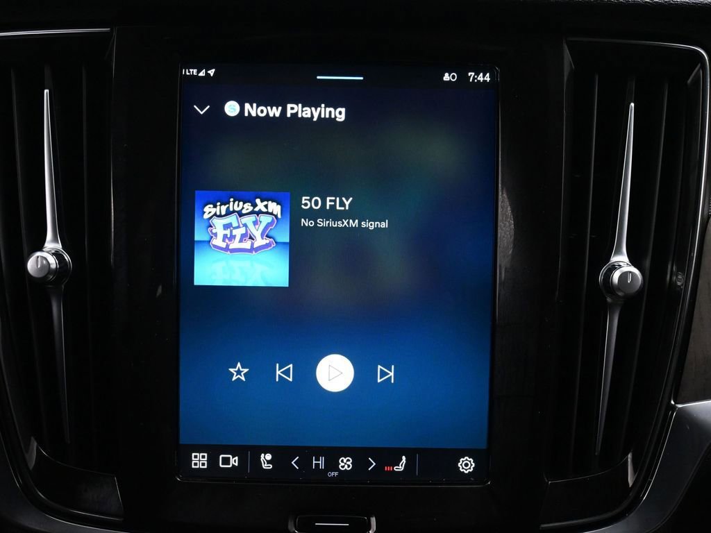 Used 2023 Volvo S90 B6 Plus image 29