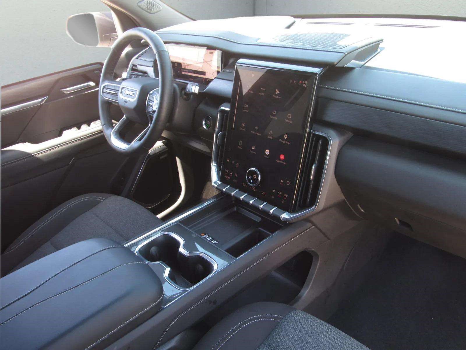 Used 2026 GMC Acadia Elevation FWD image 9
