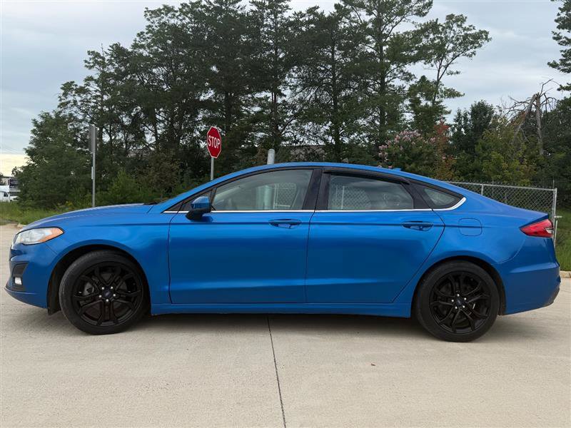 Used 2019 Ford Fusion SE w/ Equipment Group 151A FWD image 3